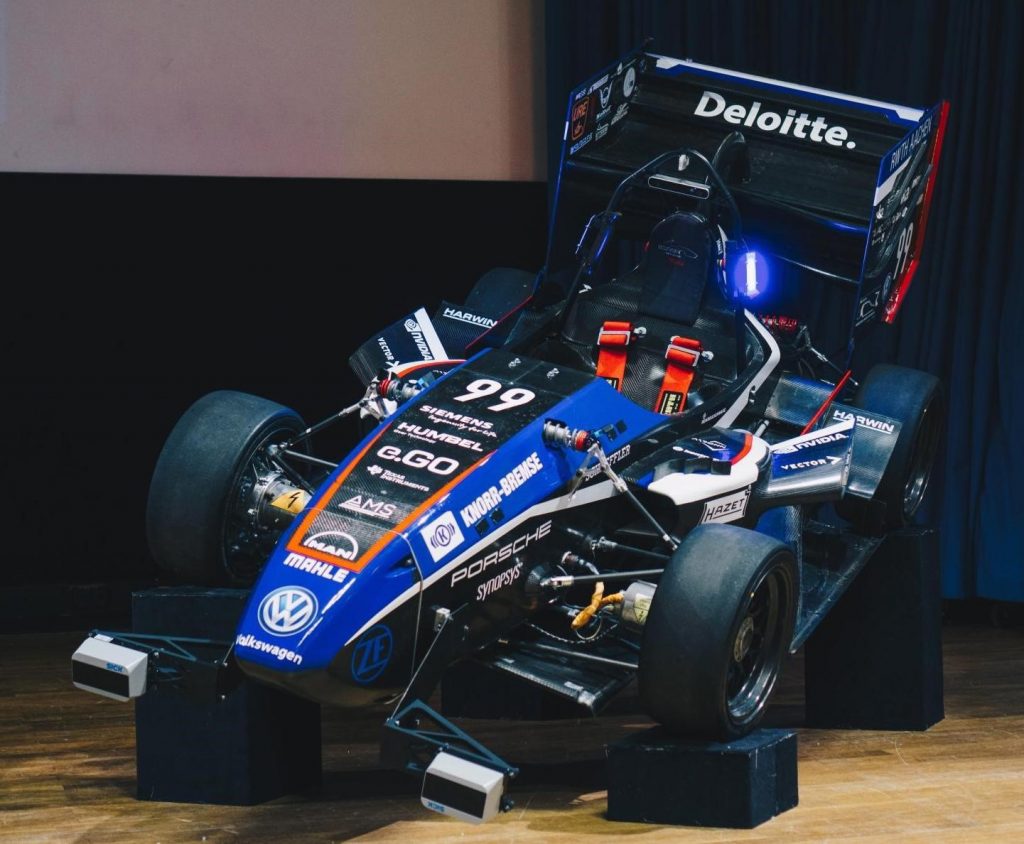 Eace07.d ist der Driverless-Rennwagen des Teams Ecurie Aix der RWTH Aachen in der Saison 2018/19 der Formula Student. Sein Elektrogetriebe mit 1300Nm erlaubt es, in 2,5s von 0 auf 100km/h zu beschleunigen. (Bild: Team Ecurie Aix der RWTH Aachen)